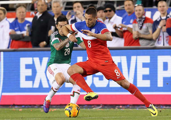 Clint Dempsey, Rogelio Chavez